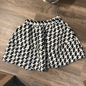 Houndstooth printed skirt